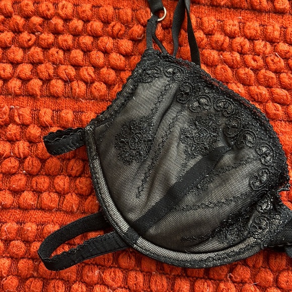 H&M Black Lace Strap Cutout Bra - Picture 2 of 7